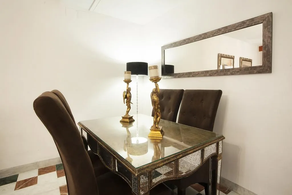 Singular Entre Catedrales Apartment Seville